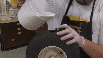 如何使用FlexFoam修理漏气轮胎！25.