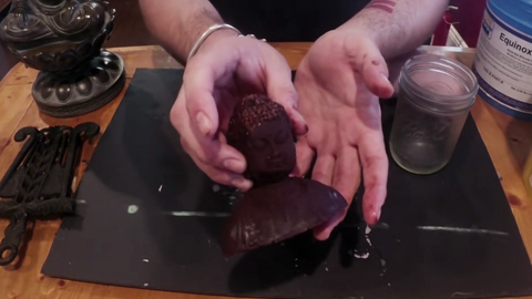 如何为铸造巧克力创建硅胶腻子模具