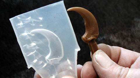 化石猎人使用Sorta-Clear™硅胶